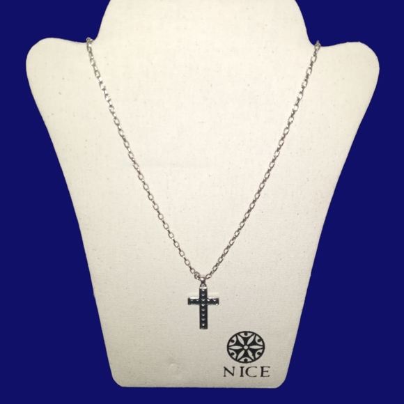 Nice & Bella Other - Collar con cruz